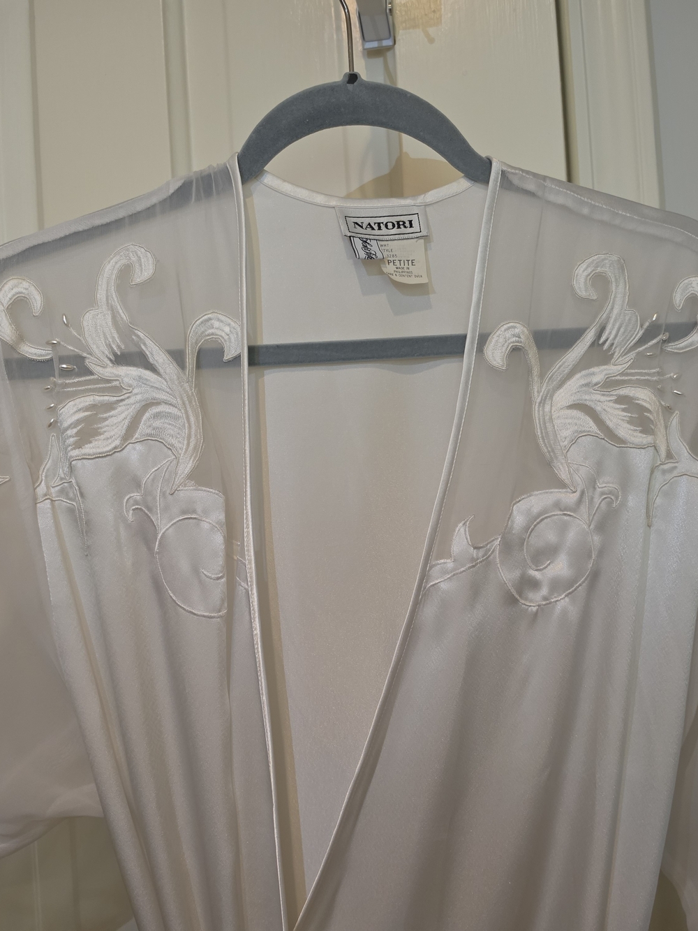 Natori Women's White Embroidered Sheer Robe